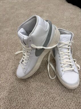 Nike High-Top Sneakers in White and Light Gray